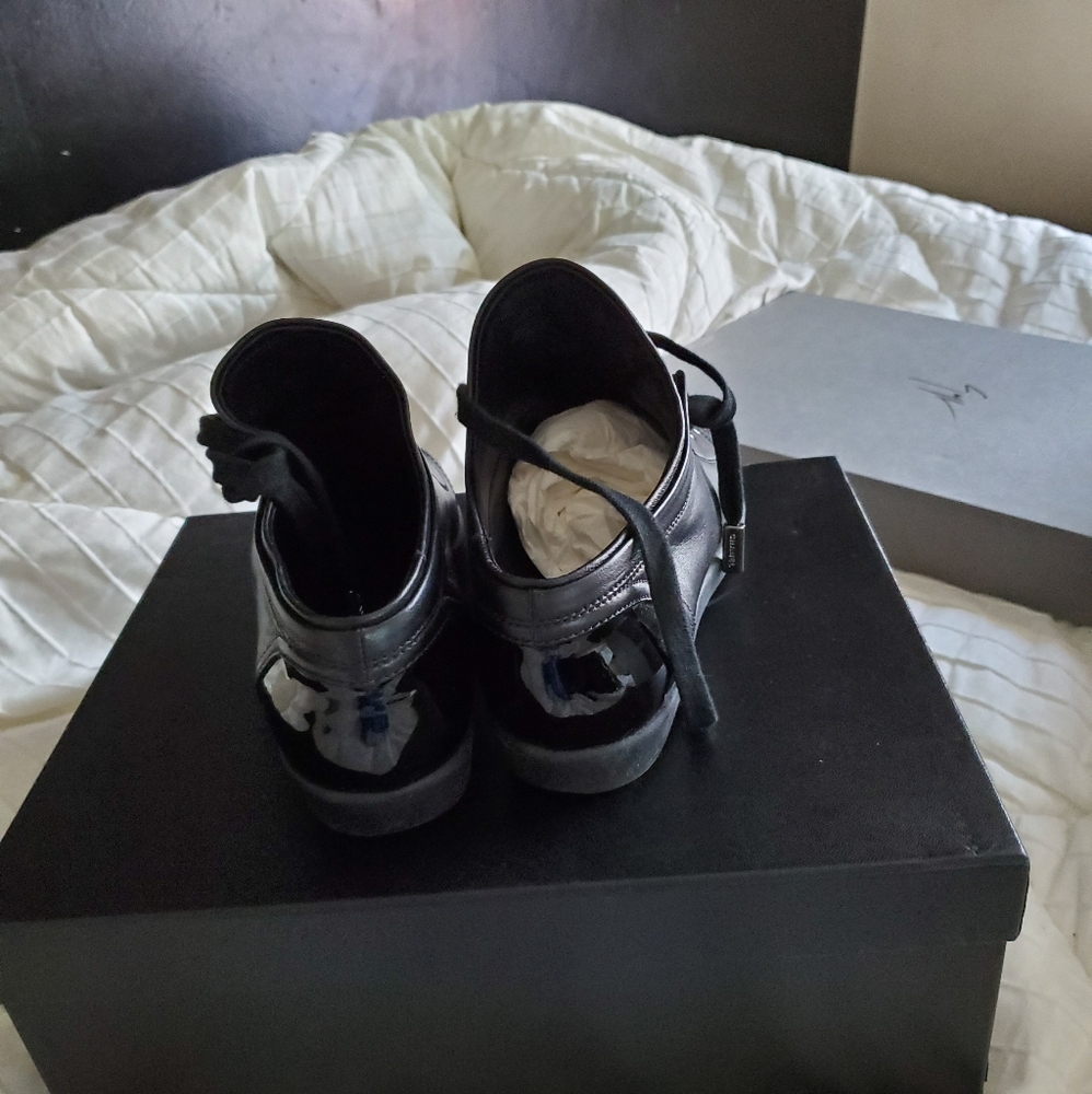 Chanel sneaker - Picture 3 of 5